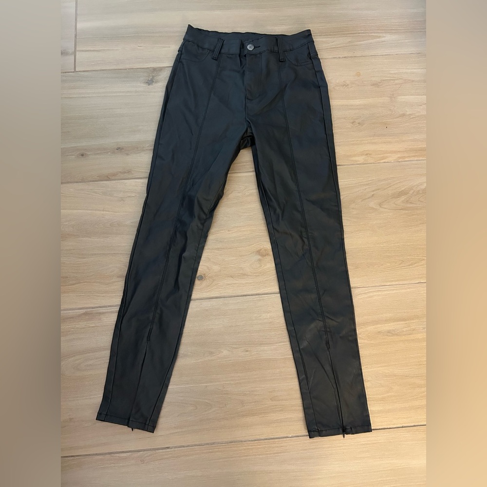NEW Top Trends Black Vegan Skinny Pants Juniors 7